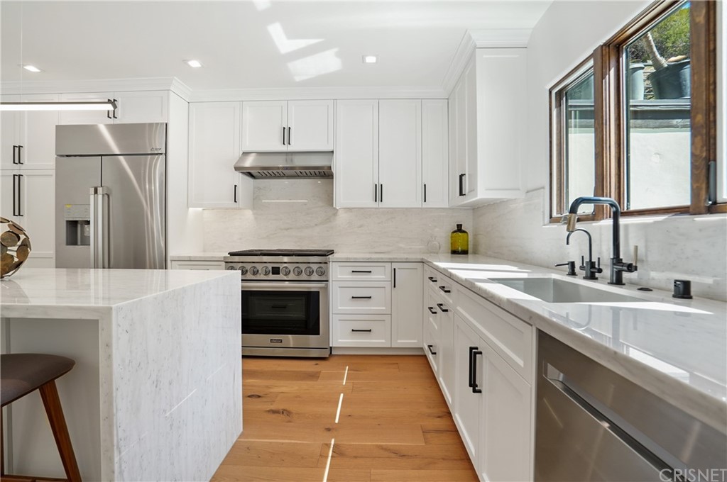 431 Nesmuth Road Glendale, CA 91202 - Photo 9 of 68