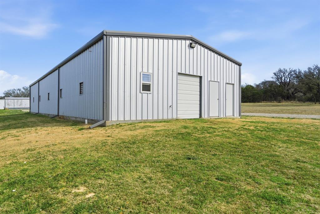 1601 A Stafford Road Weatherford, TX 76088 - Photo 3 of 34 a view of a backyard