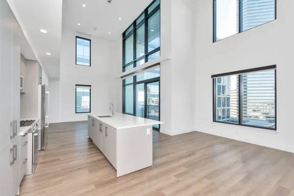 $6,481 | 808 Crawford Street, Unit 2701, Houston, TX 77010
