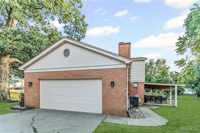 $269,900 | 5200 Little Creek Lane, Godfrey, IL 62035