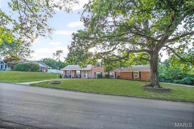 $269,900 | 5200 Little Creek Lane, Godfrey, IL 62035