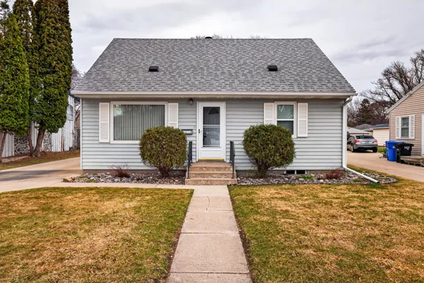 $275,000 | 1633 10th Avenue South, Fargo, ND 58103