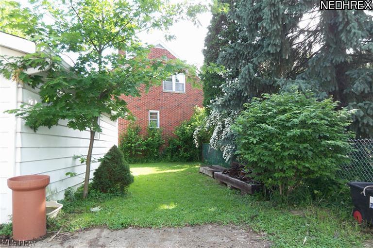 904 South Green Road South Euclid, OH 44121 - Photo 15 of 20