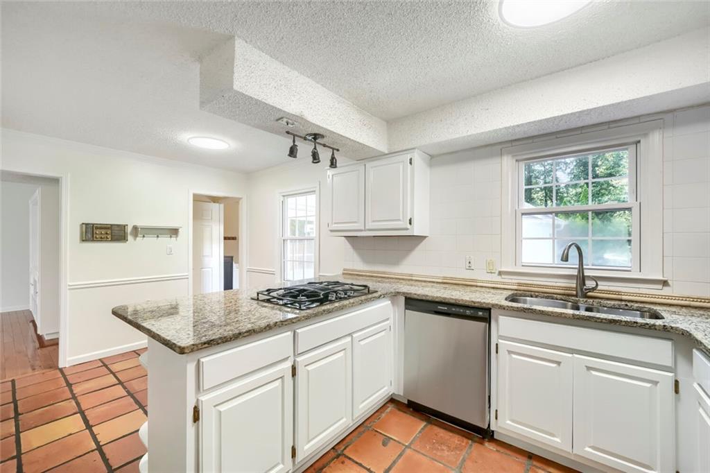 1349 Murdock Road Marietta, GA 30062 - Photo 10 of 36 Gallery Image 10