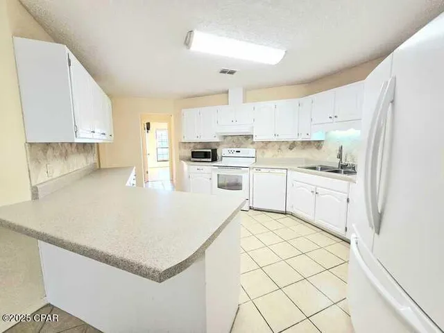 $2,275 | 5309 Robert Holmes Drive, Unit 8, Panama City, FL 32404