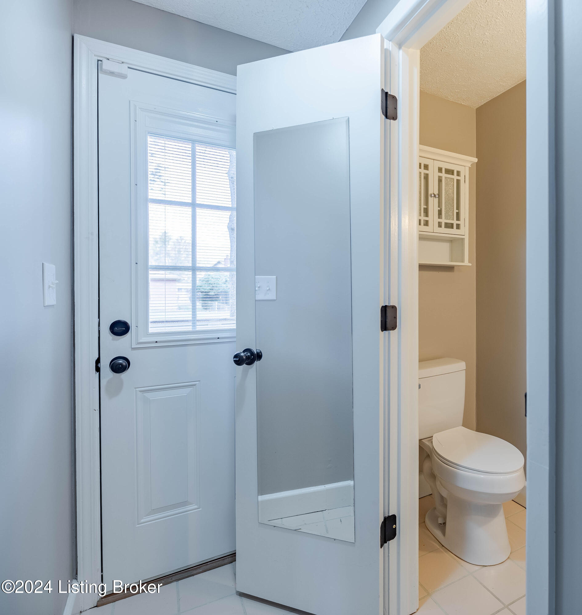 3615 Locklee Road Louisville, KY 40214 - Photo 18 of 22 Half Bath