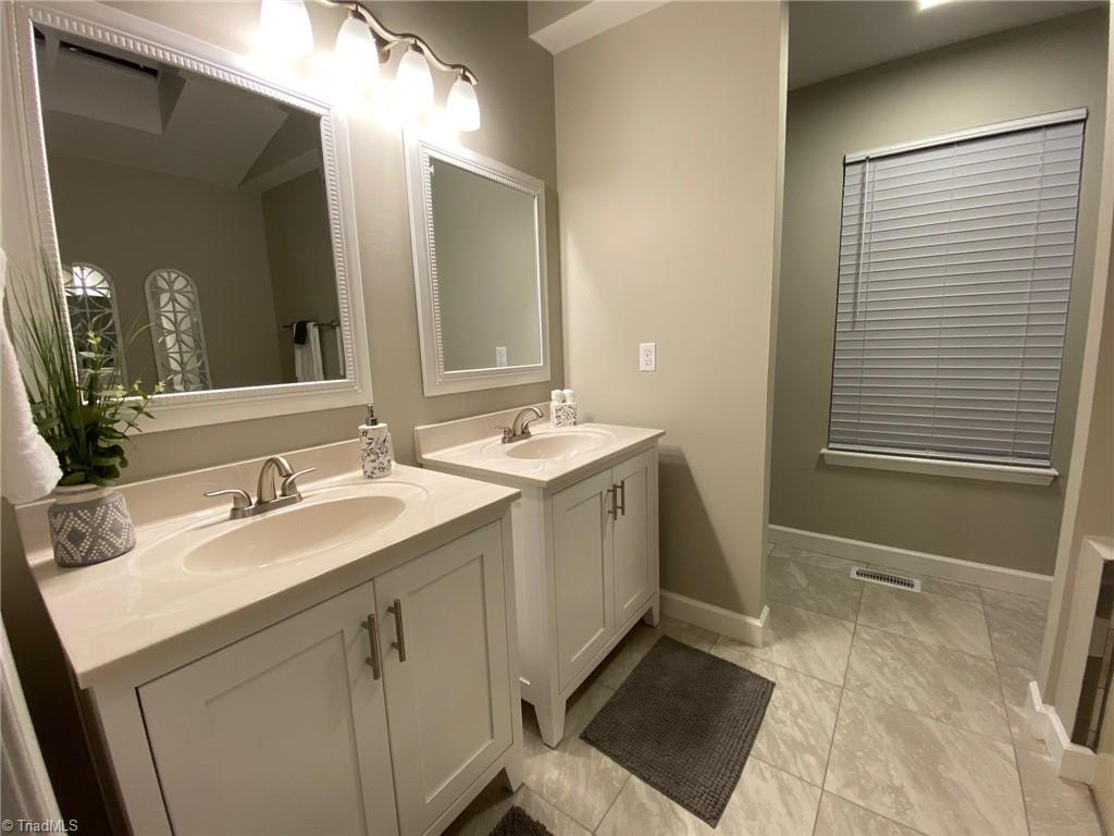 2804 Overview Terrace High Point, NC 27265 - Photo 31 of 49 Gallery Image 31