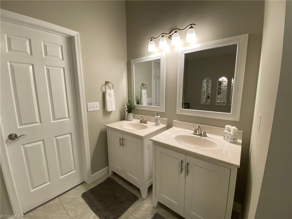 2804 Overview Terrace High Point, NC 27265 - Photo 34 of 49 Gallery Image 34