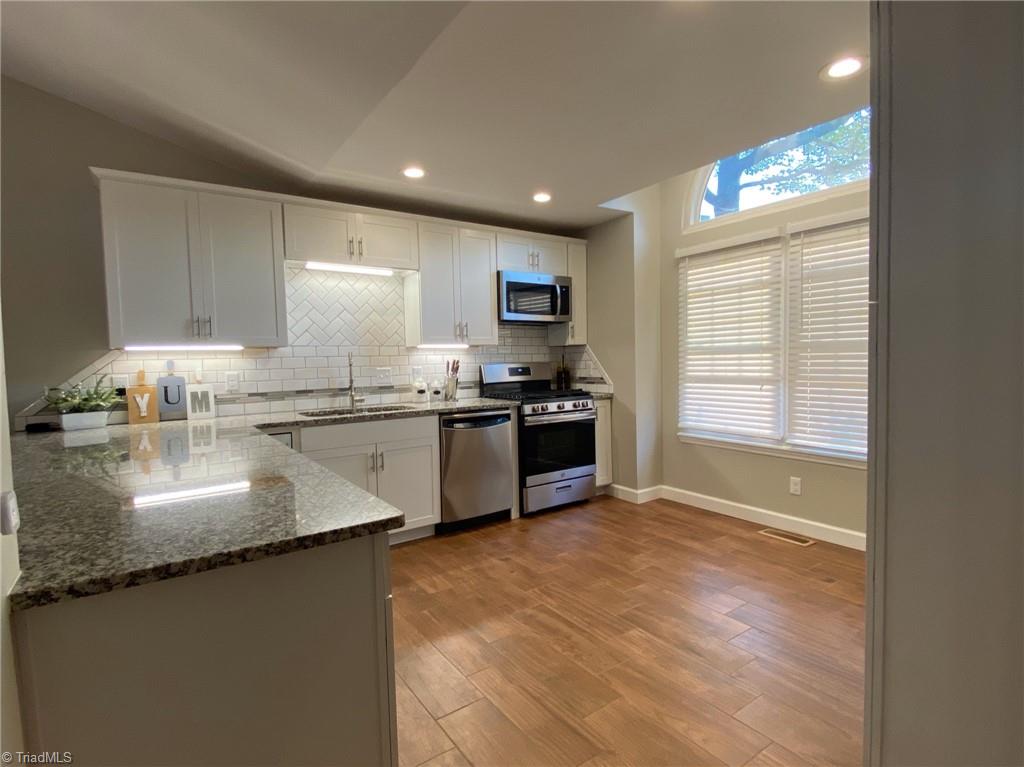 2804 Overview Terrace High Point, NC 27265 - Photo 6 of 49 Gallery Image 6