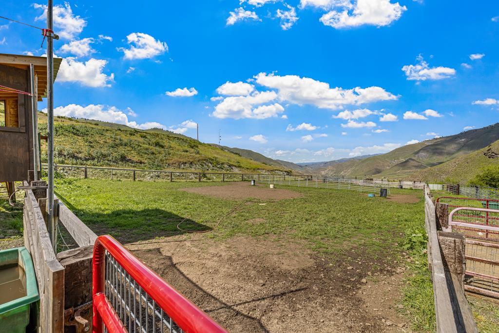 255 Seven U Ranch Road Lucile, ID 83542 - Photo 39 of 47 Pens at the Arena