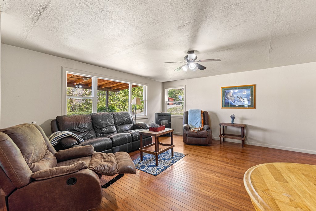 255 Seven U Ranch Road Lucile, ID 83542 - Photo 5 of 47 Main House kitchen