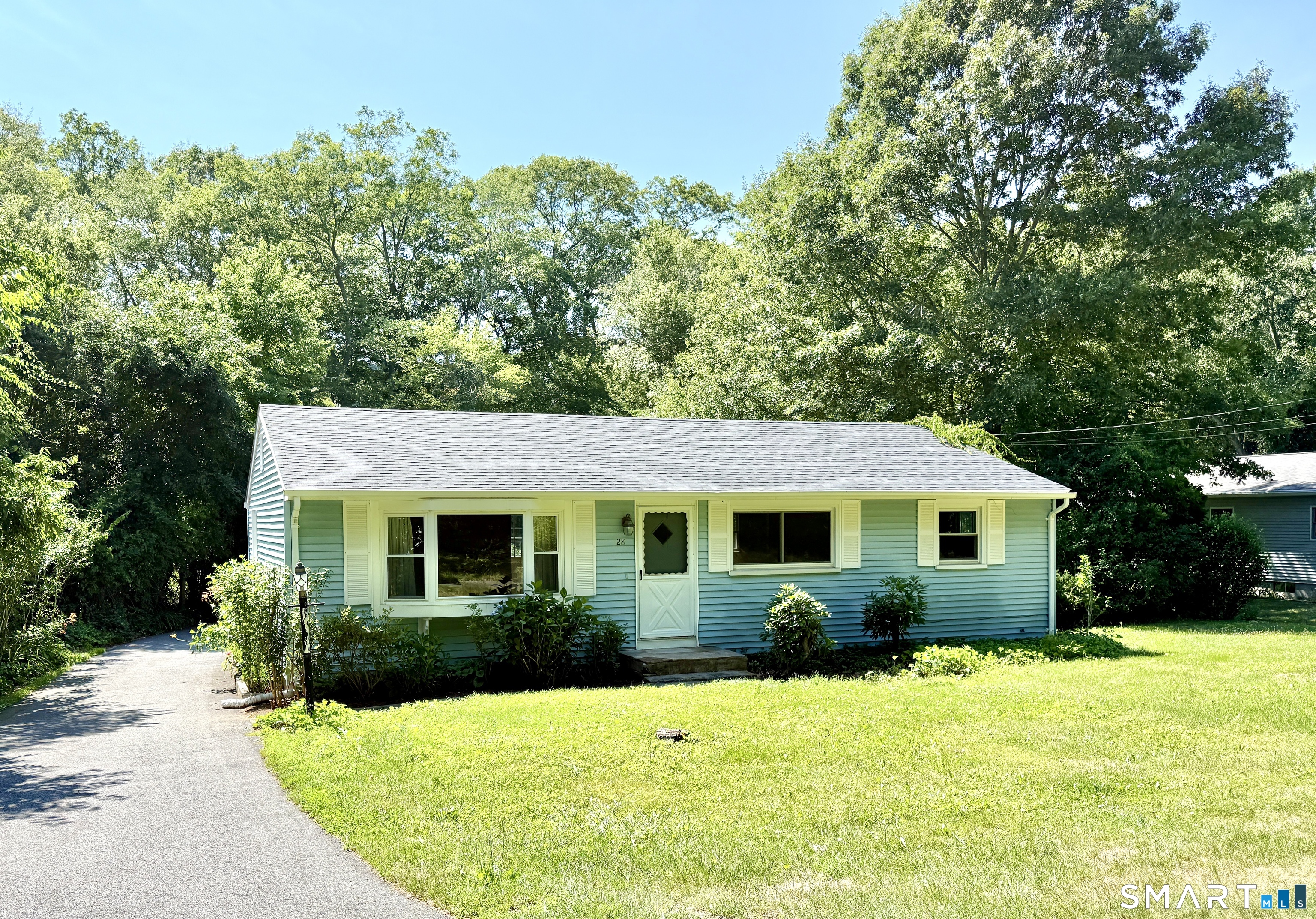 28 North Bridebrook Road East Lyme, CT 06357 - Photo 1 of 4