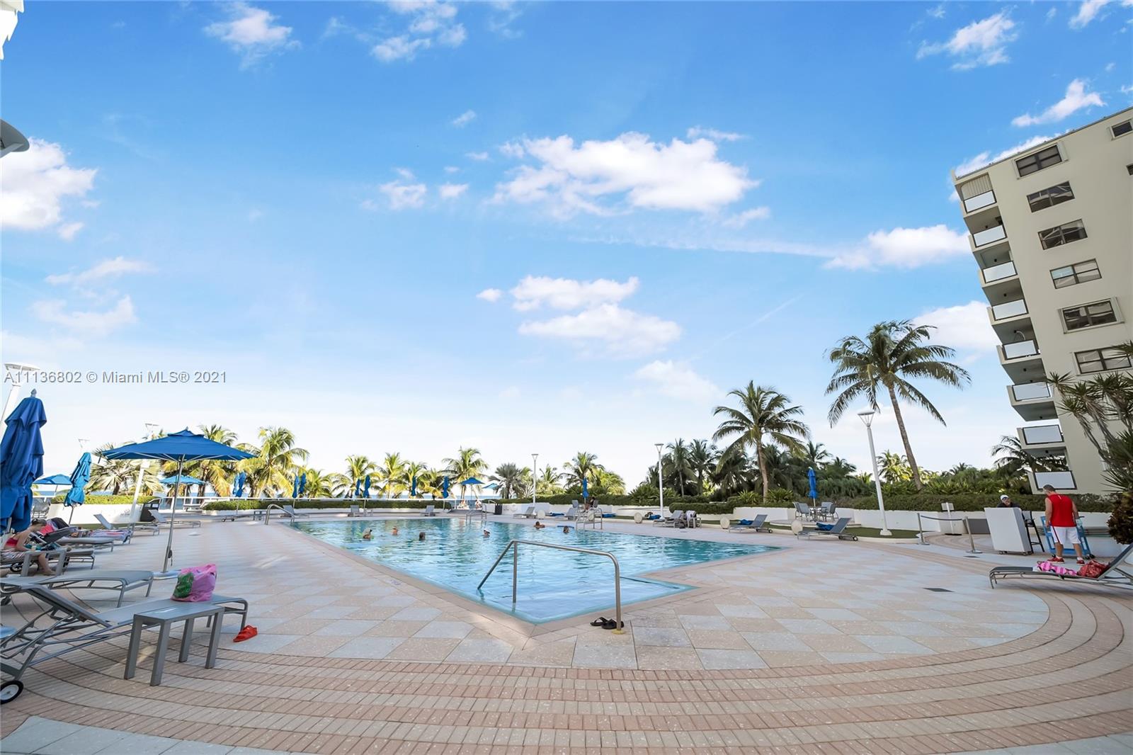 100 Lincoln Road, Unit 928 Miami Beach, FL 33139 - Photo 19 of 21 a ocean view with beach
