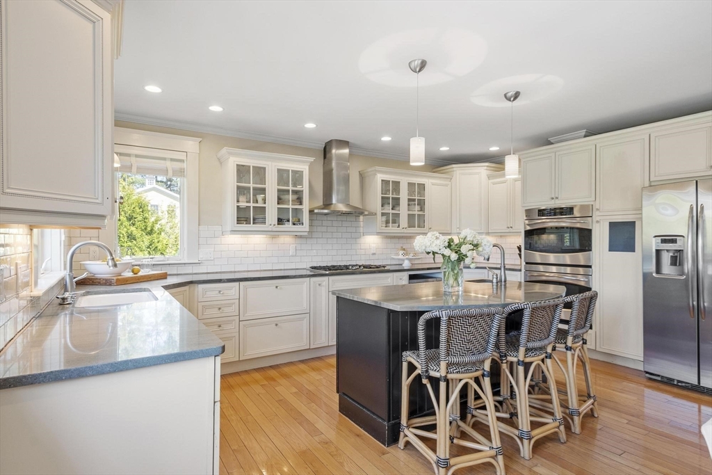 696 Main Street Concord, MA 01742 - Photo 4 of 37