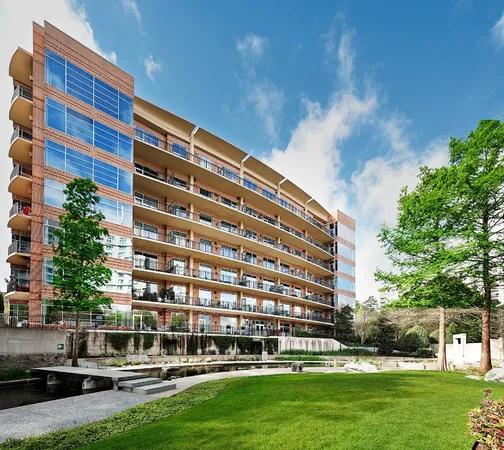 $1,375,000 | 3 Waterway Court, Unit 4D, The Woodlands, TX 77380