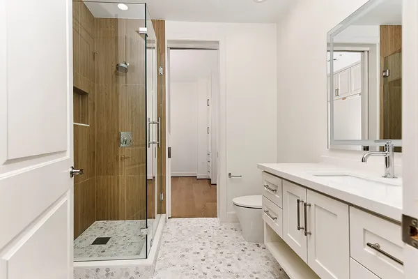 $1,375,000 | 3 Waterway Court, Unit 4D, The Woodlands, TX 77380