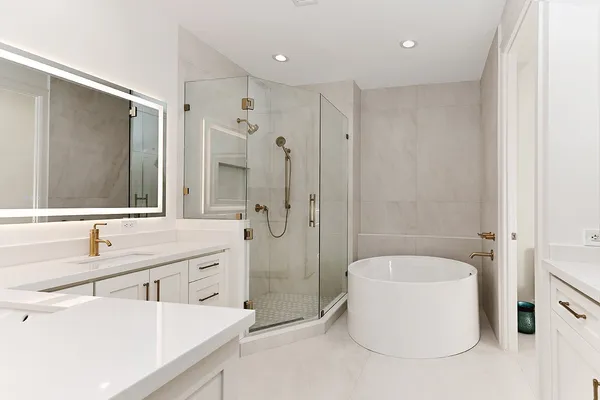$1,375,000 | 3 Waterway Court, Unit 4D, The Woodlands, TX 77380