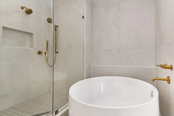 $1,375,000 | 3 Waterway Court, Unit 4D, The Woodlands, TX 77380