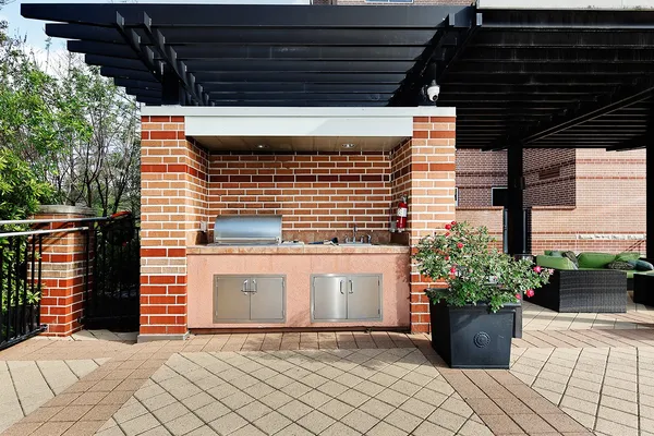 $1,375,000 | 3 Waterway Court, Unit 4D, The Woodlands, TX 77380