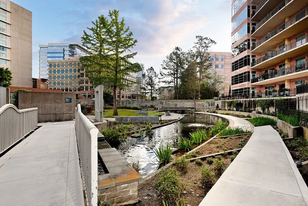 $1,375,000 | 3 Waterway Court, Unit 4D, The Woodlands, TX 77380