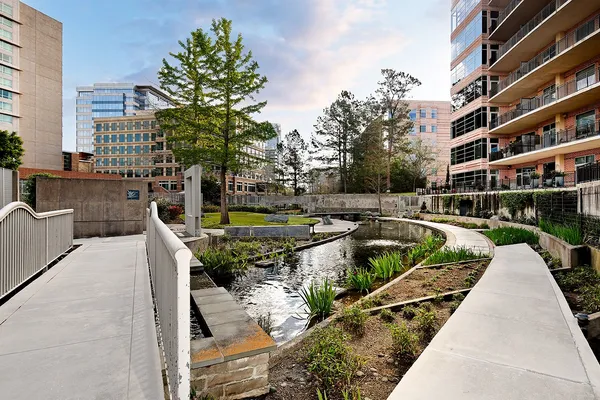 $1,375,000 | 3 Waterway Court, Unit 4D, The Woodlands, TX 77380
