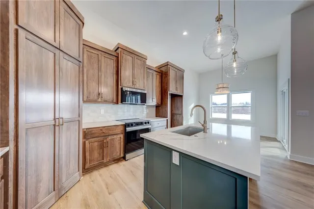 $498,800 | 32483 West 168th Court, Gardner, KS 66030