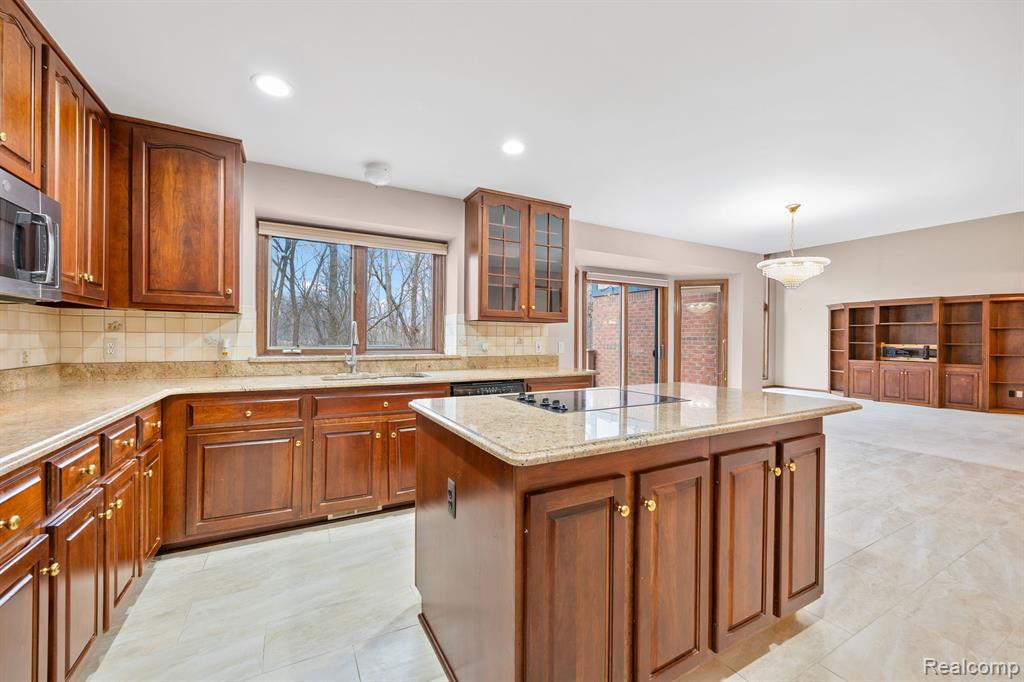 1384 Lakeview Drive Rochester Hills, MI 48306 - Photo 29 of 65