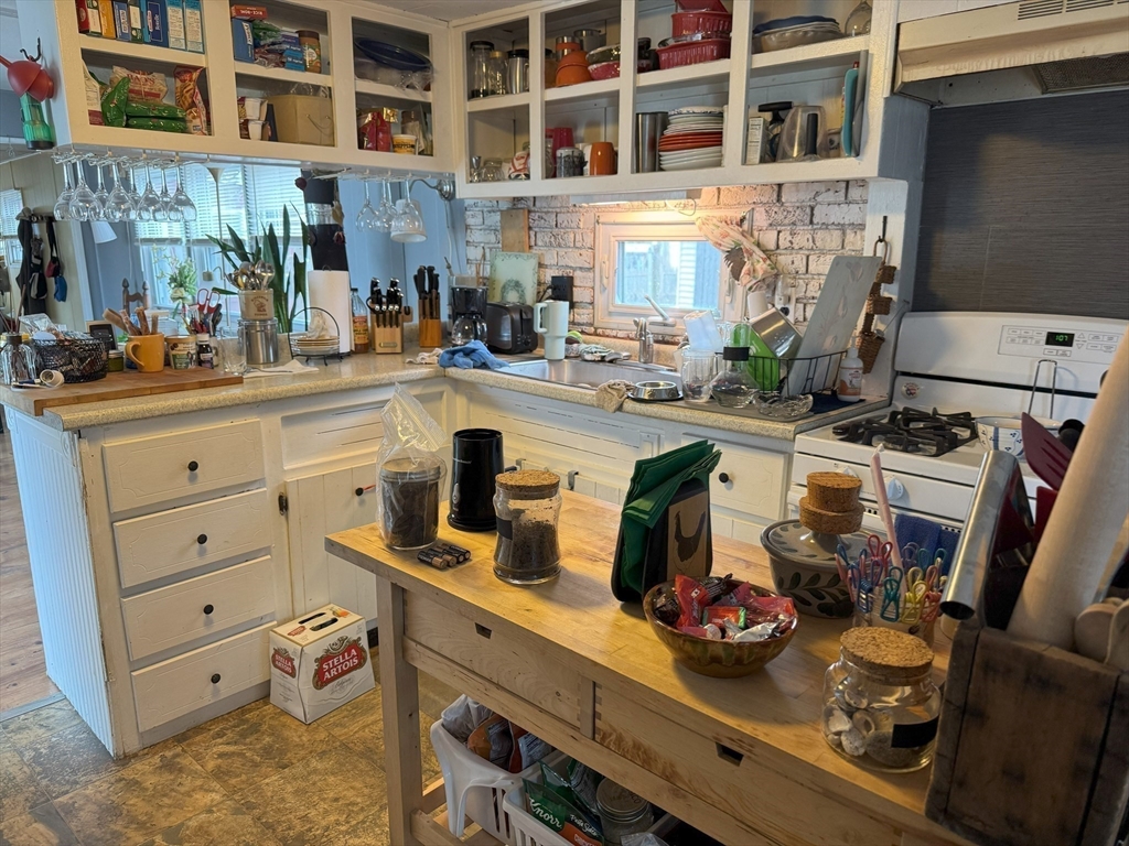 150 Beach Road Salisbury, MA 01952 - Photo 4 of 30