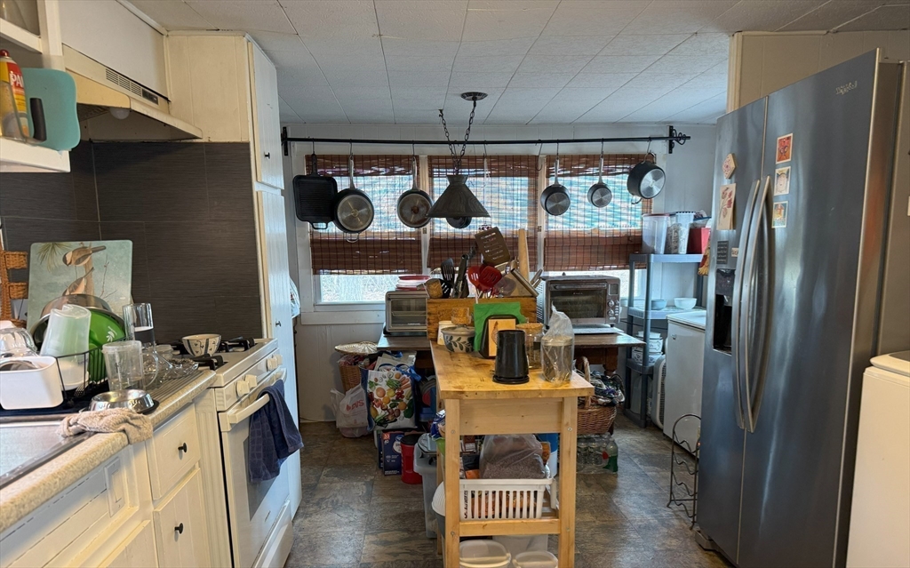 150 Beach Road Salisbury, MA 01952 - Photo 8 of 30