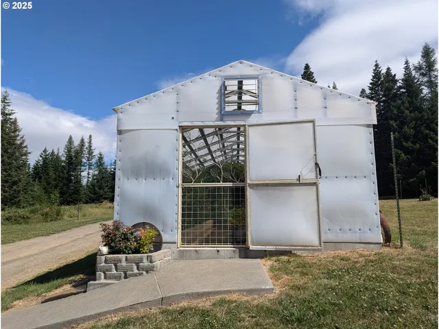 $739,000 | 58472 Highway 204, Weston, OR 97886