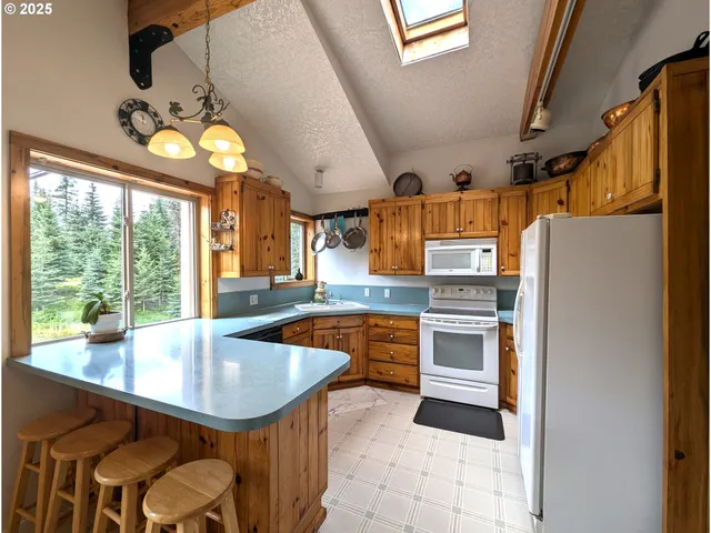 $739,000 | 58472 Highway 204, Weston, OR 97886