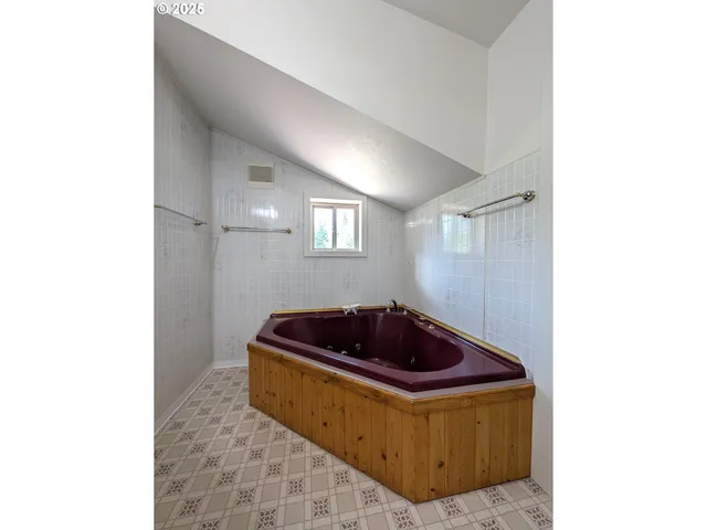 $739,000 | 58472 Highway 204, Weston, OR 97886