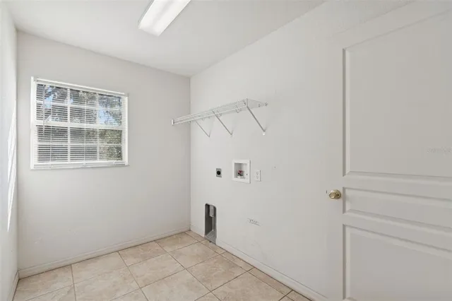 $2,400 | 4011 Sumner Road, Dover, FL 33527