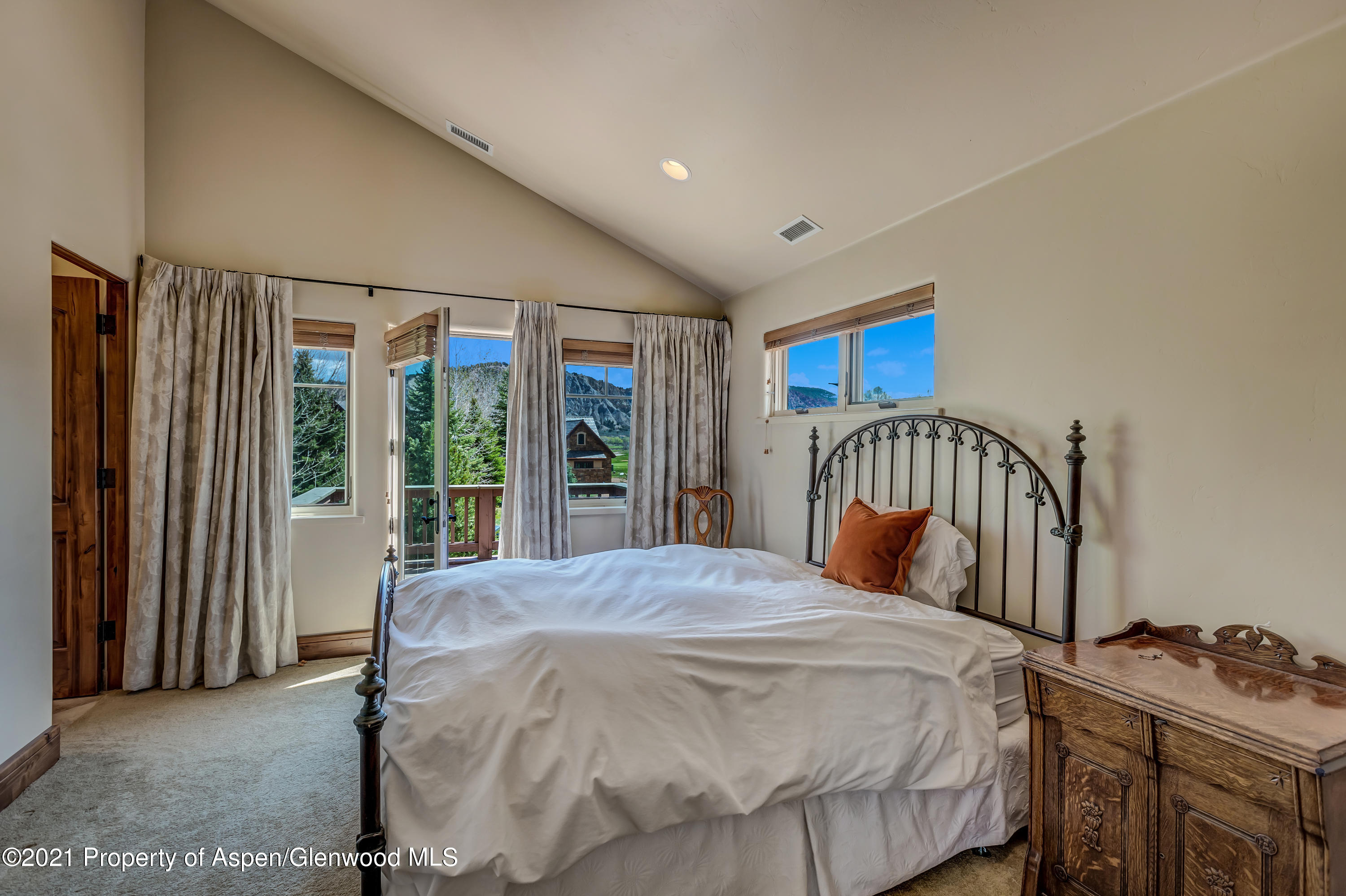 93 Saddleback Road Carbondale, CO 81623 - Photo 25 of 39 Guest bedroom