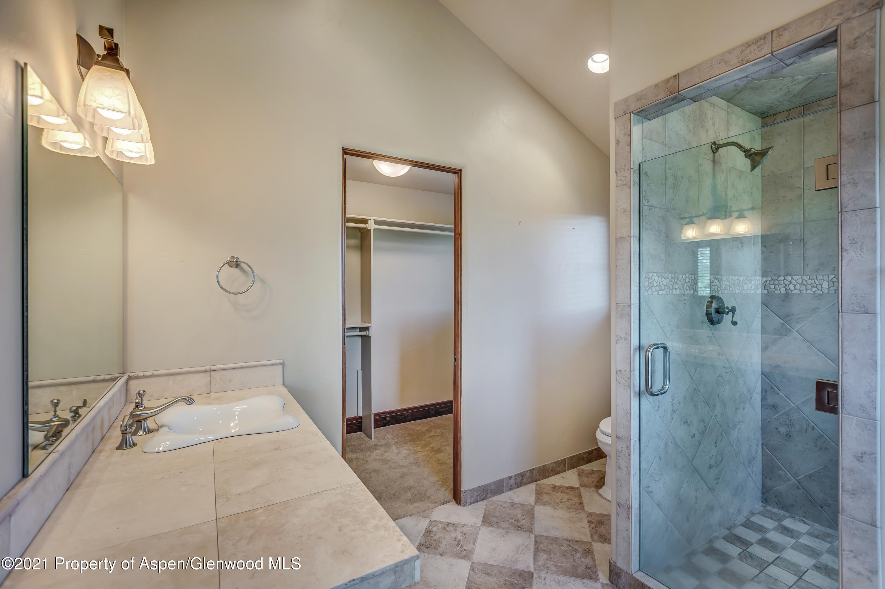 93 Saddleback Road Carbondale, CO 81623 - Photo 26 of 39 Guest bath