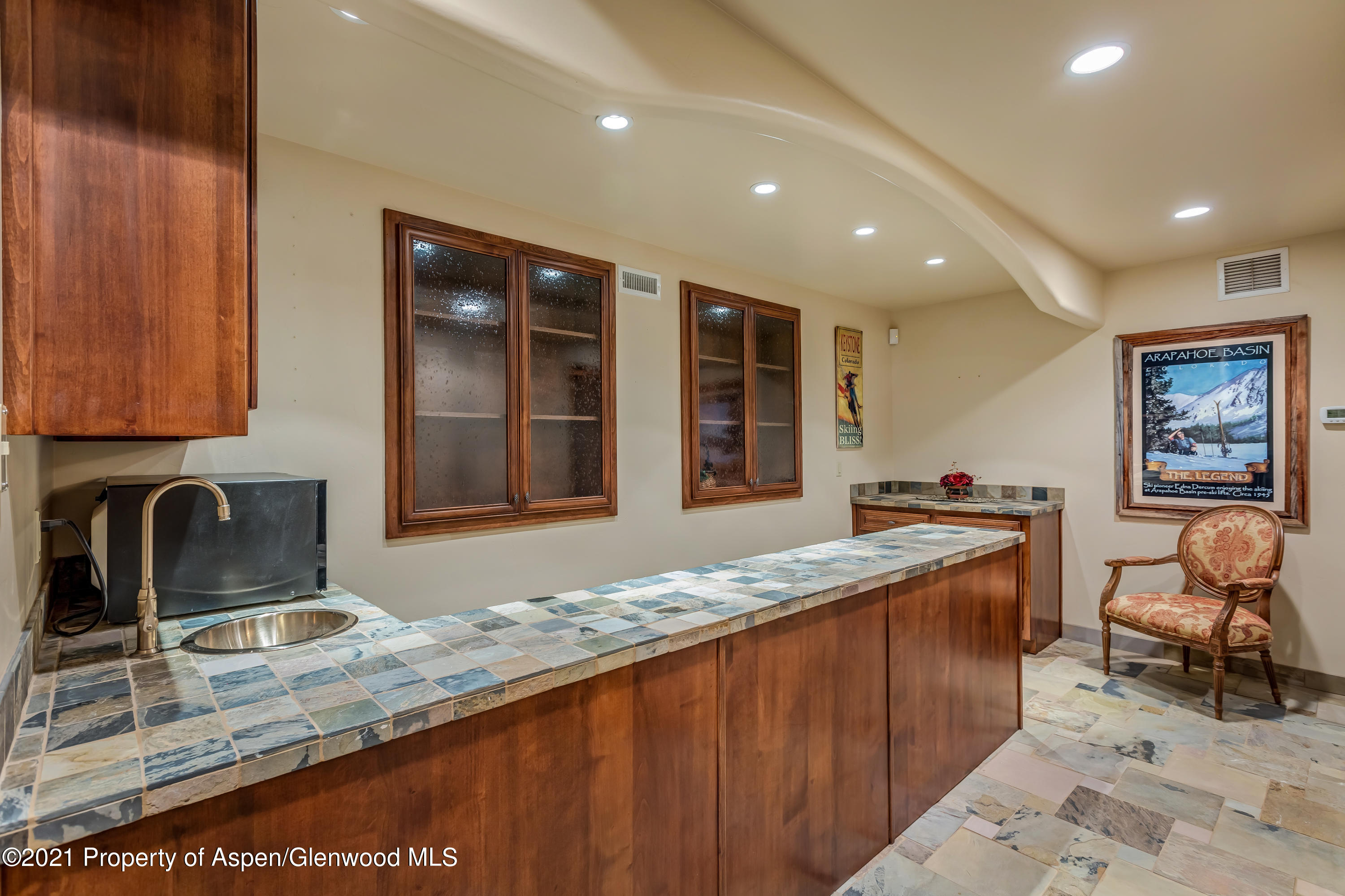 93 Saddleback Road Carbondale, CO 81623 - Photo 29 of 39 Wet bar
