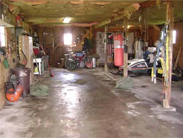 7777 Graham Road Jeddo, MI 48032 - Photo 8 of 12 31003448-7.JPG