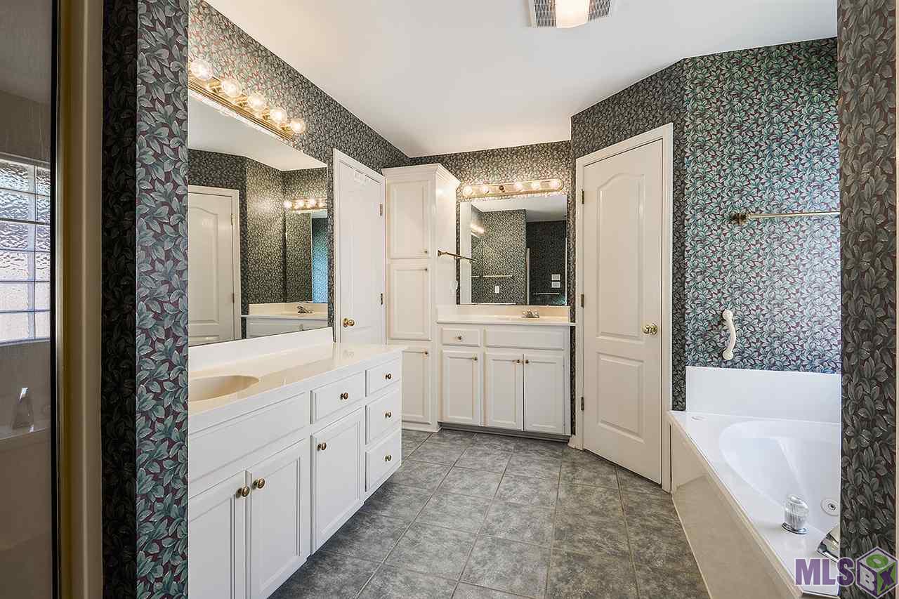 4043 Meadow Ridge Drive Baton Rouge, LA 70817 - Photo 8 of 12 Gallery Image 8