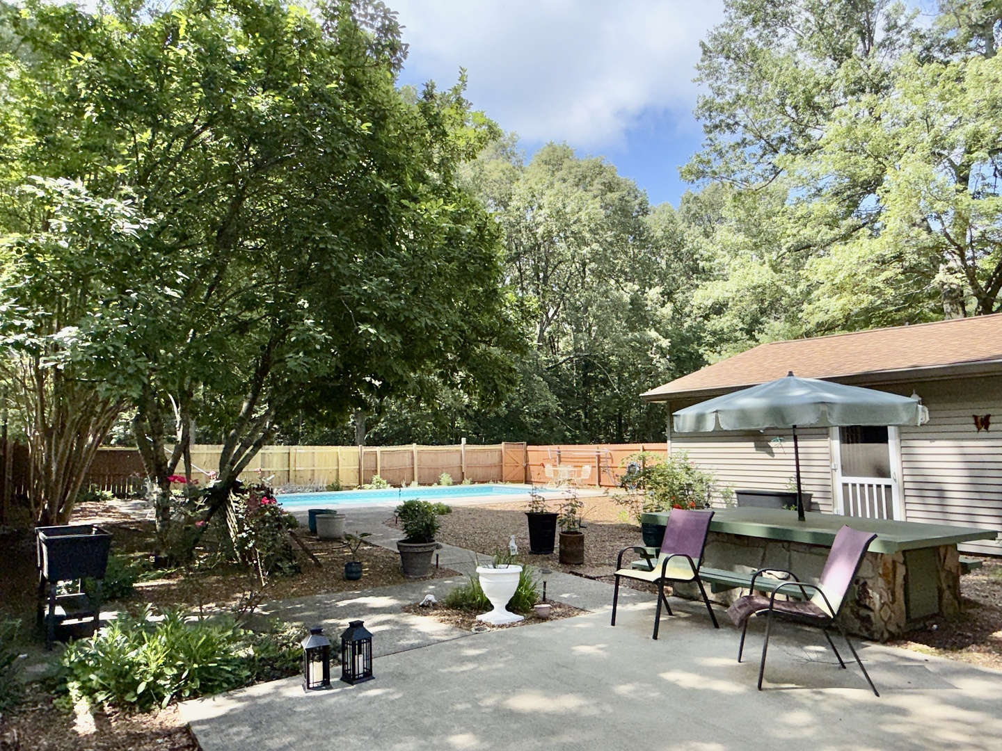 956 Country Club Road Metropolis, IL 62960 - Photo 28 of 48 an outdoor space with patio lots of furniture