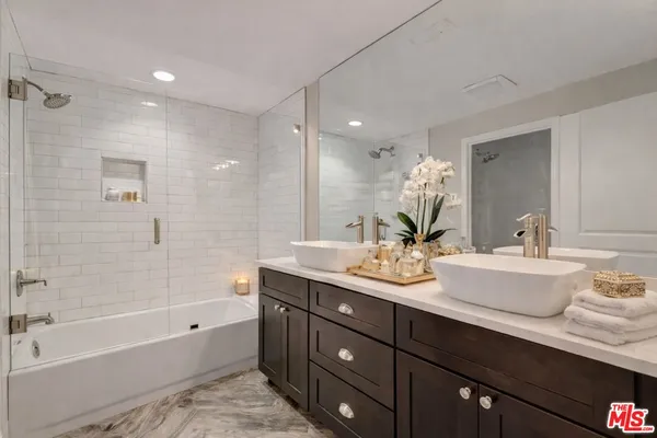 $13,750 | 4952 Placidia Avenue, Toluca Lake, CA 91601