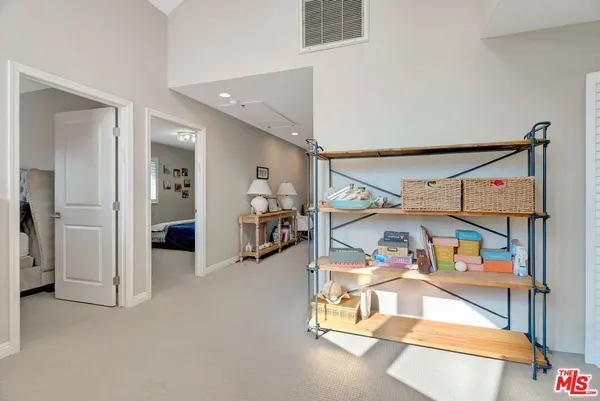 $13,750 | 4952 Placidia Avenue, Toluca Lake, CA 91601