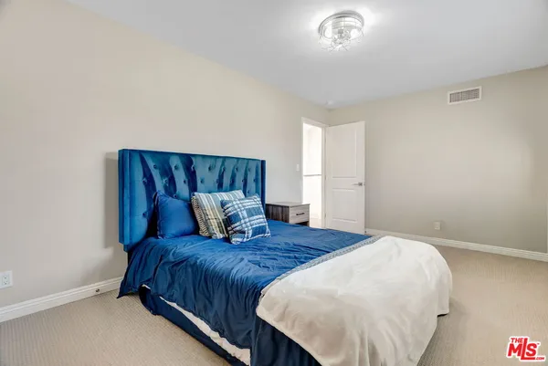 $13,750 | 4952 Placidia Avenue, Toluca Lake, CA 91601