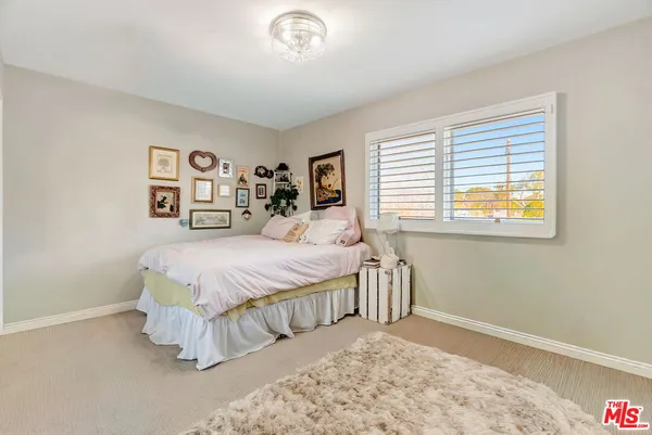 $13,750 | 4952 Placidia Avenue, Toluca Lake, CA 91601