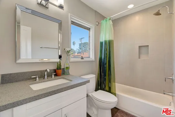 $13,750 | 4952 Placidia Avenue, Toluca Lake, CA 91601