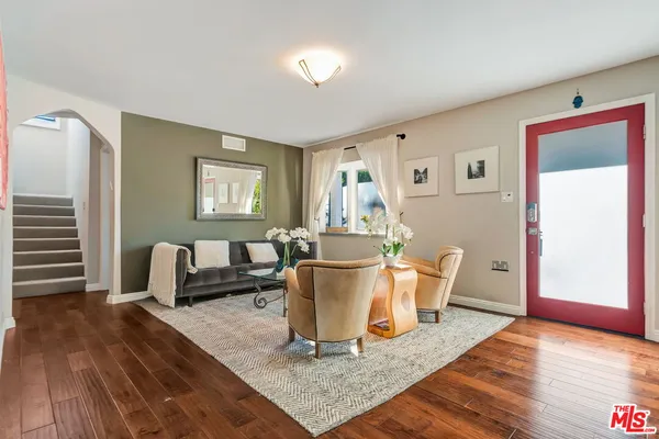$13,750 | 4952 Placidia Avenue, Toluca Lake, CA 91601