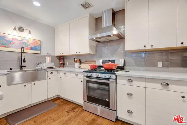 $13,750 | 4952 Placidia Avenue, Toluca Lake, CA 91601