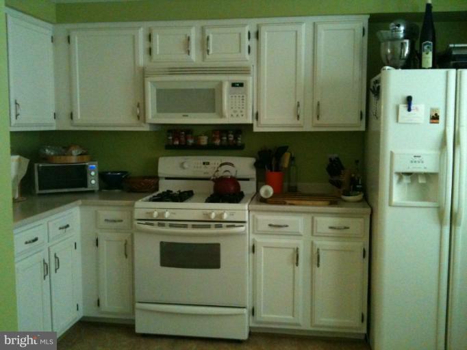 1567 Autumn Ridge Circle Reston, VA 20194 - Photo 16 of 22 Kitchen