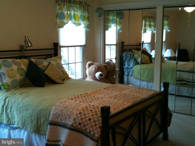 1567 Autumn Ridge Circle Reston, VA 20194 - Photo 18 of 22 Bedroom (Master)
