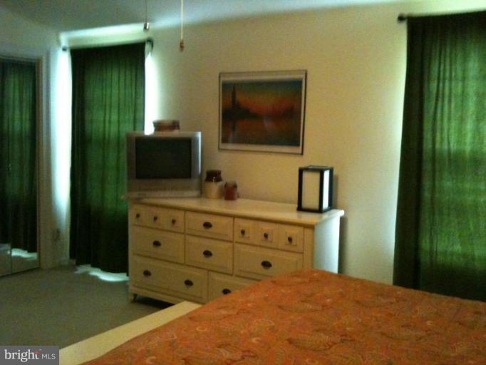 1567 Autumn Ridge Circle Reston, VA 20194 - Photo 5 of 22 Bedroom