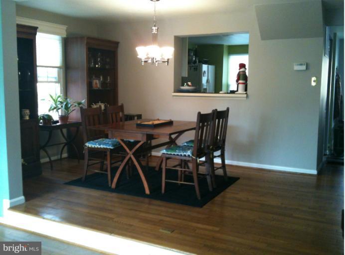 1567 Autumn Ridge Circle Reston, VA 20194 - Photo 10 of 22 Dining Room